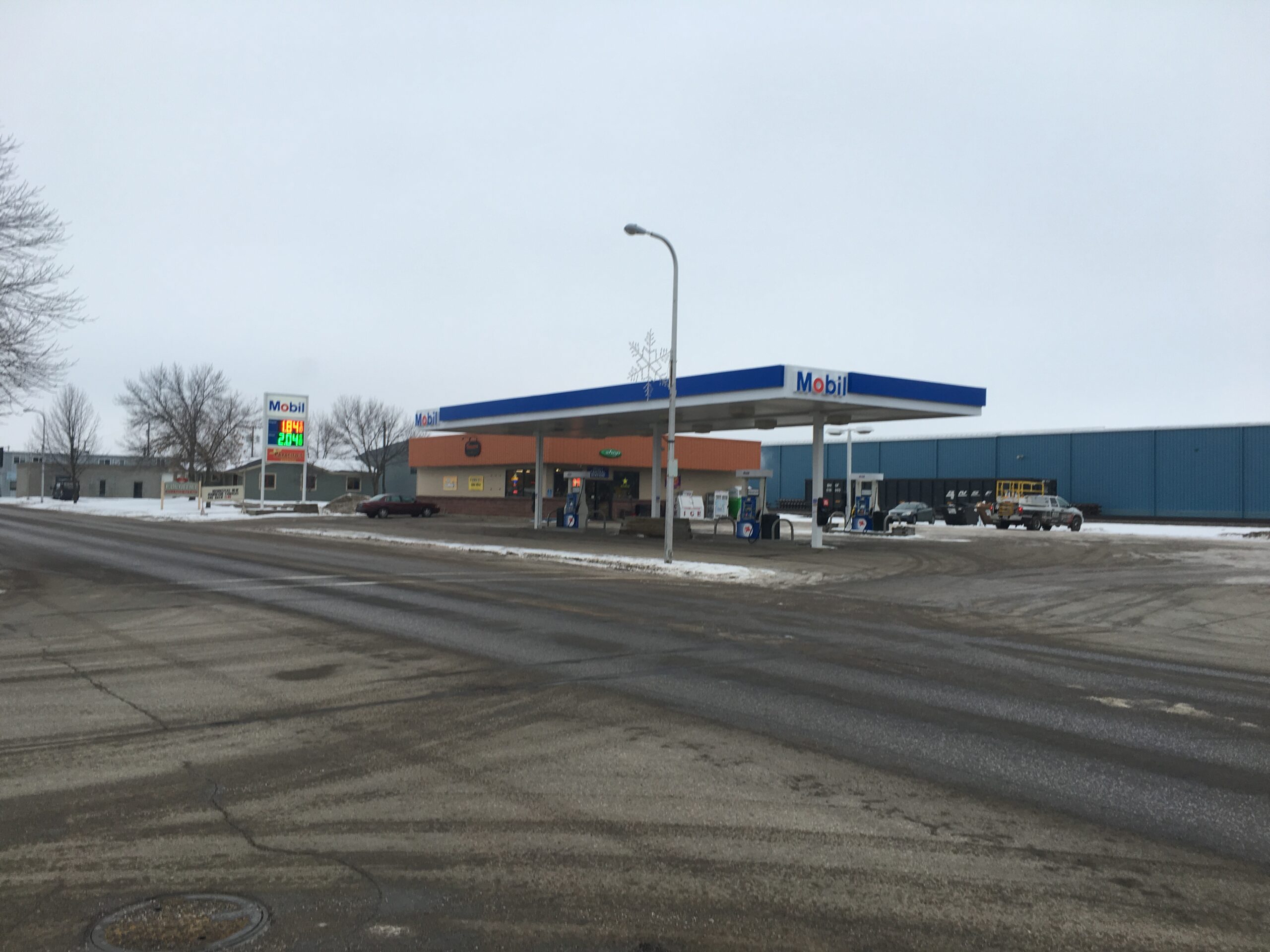 Mobil_in_Perham,_MN